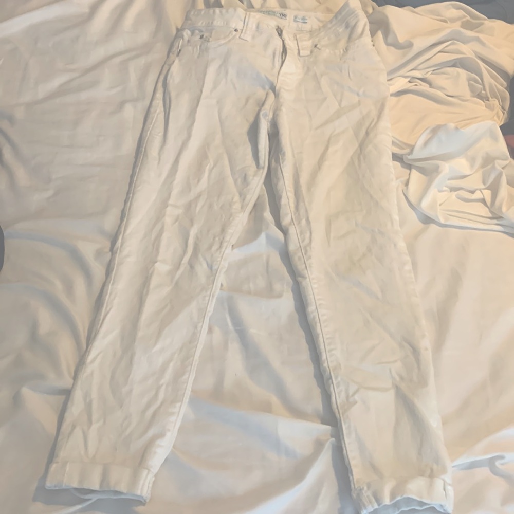 White skinny jeans, mid rise, YMI size 7